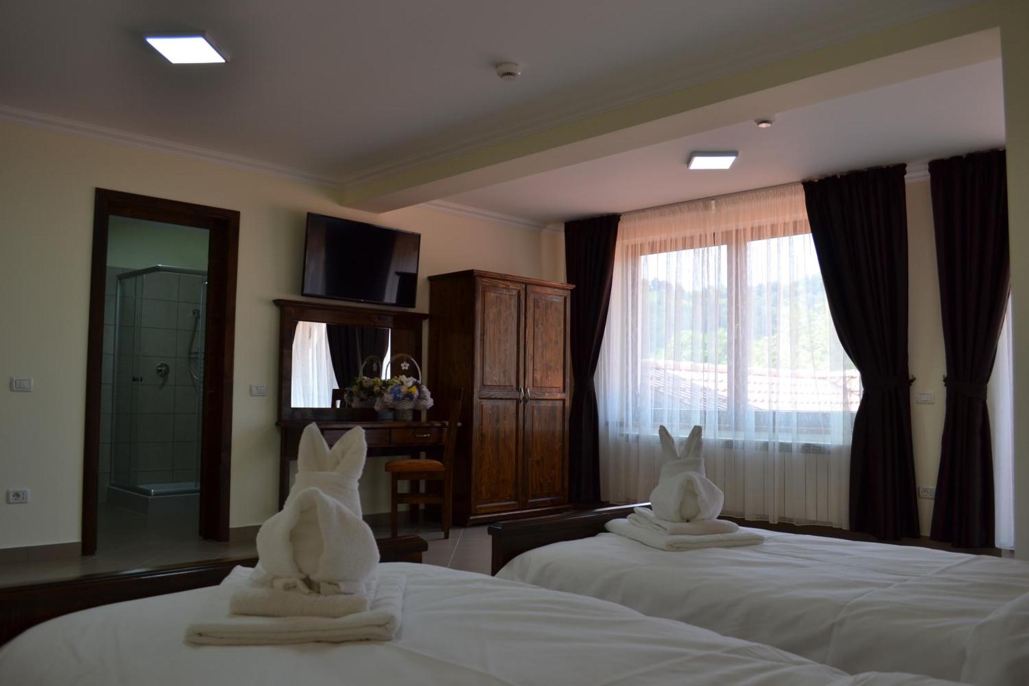 Hotel Rabbit Bran 莫伊西德约斯 外观 照片