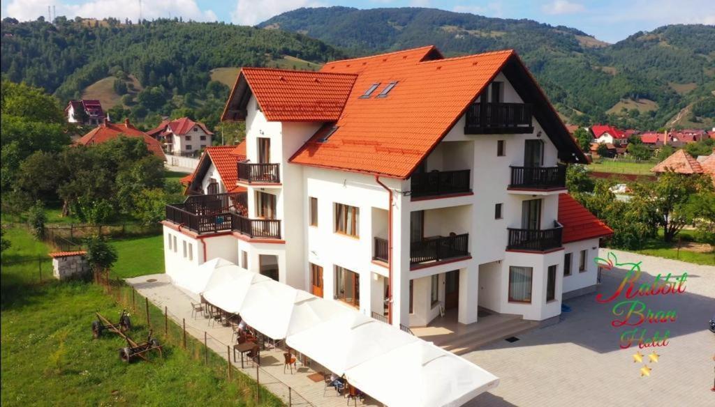 Hotel Rabbit Bran 莫伊西德约斯 外观 照片
