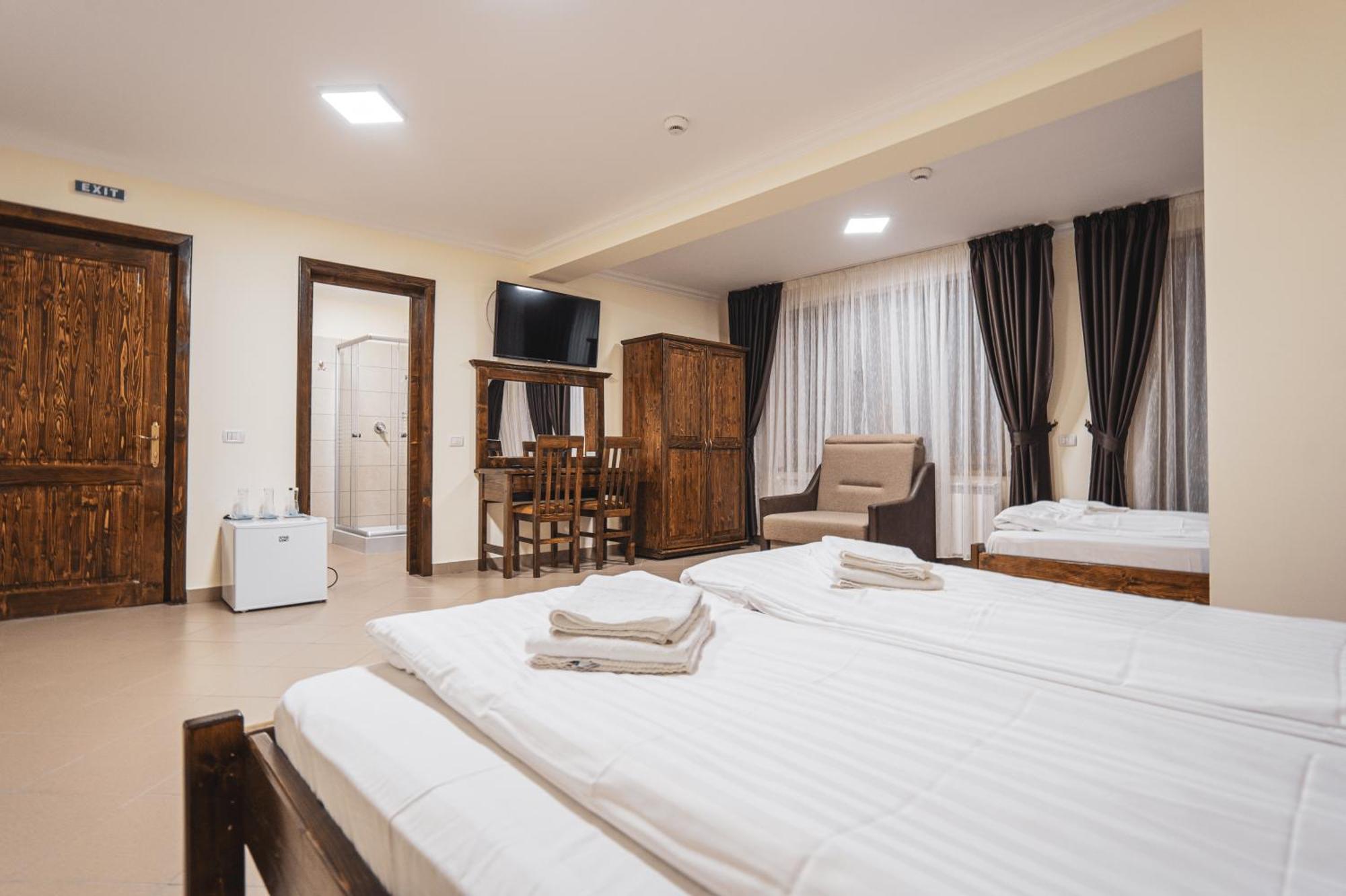 Hotel Rabbit Bran 莫伊西德约斯 外观 照片